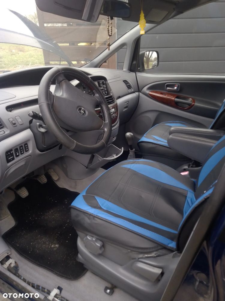 Toyota Previa D-4D Luna - 1