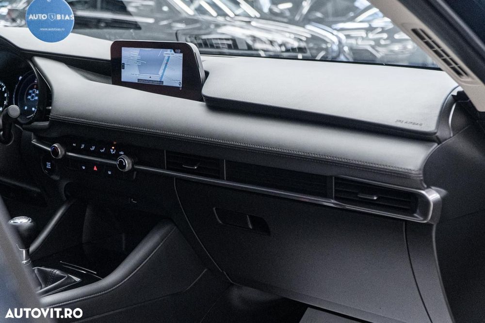 Mazda 3 FASTBACK e-SKYACTIV-G 122 M HYBRID EXCLUSIVE-LINE - 32