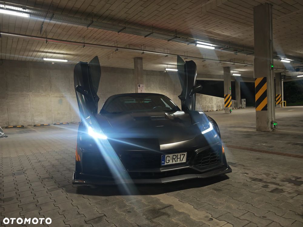 Chevrolet Corvette - 11