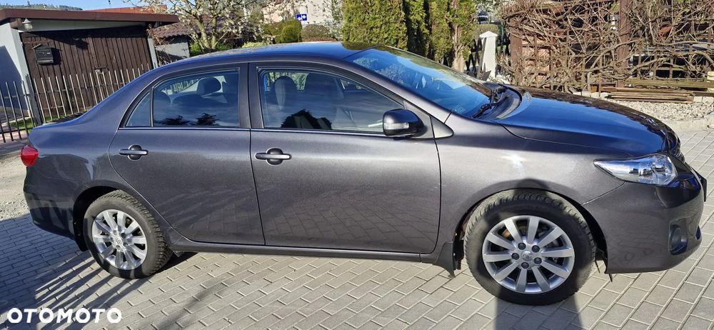 Toyota Corolla - 4