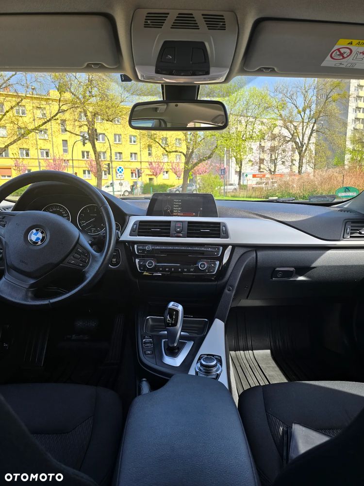 BMW Seria 3 320d - 12