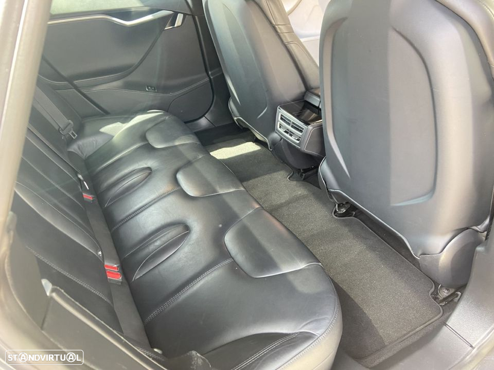 Tesla Model S 85 - 32