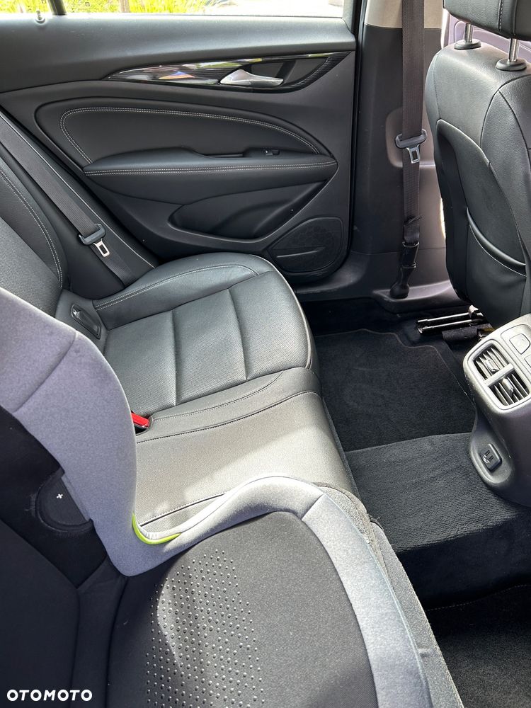 Opel Insignia - 14