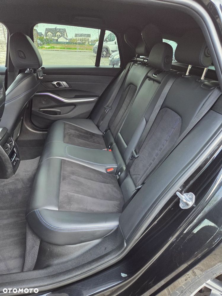 BMW Seria 3 320i GPF M Sport Shadow - 23