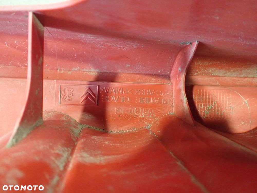 LAMPA LEWA TYLNA PEUGEOT 1007 1.6 89031532 - 7