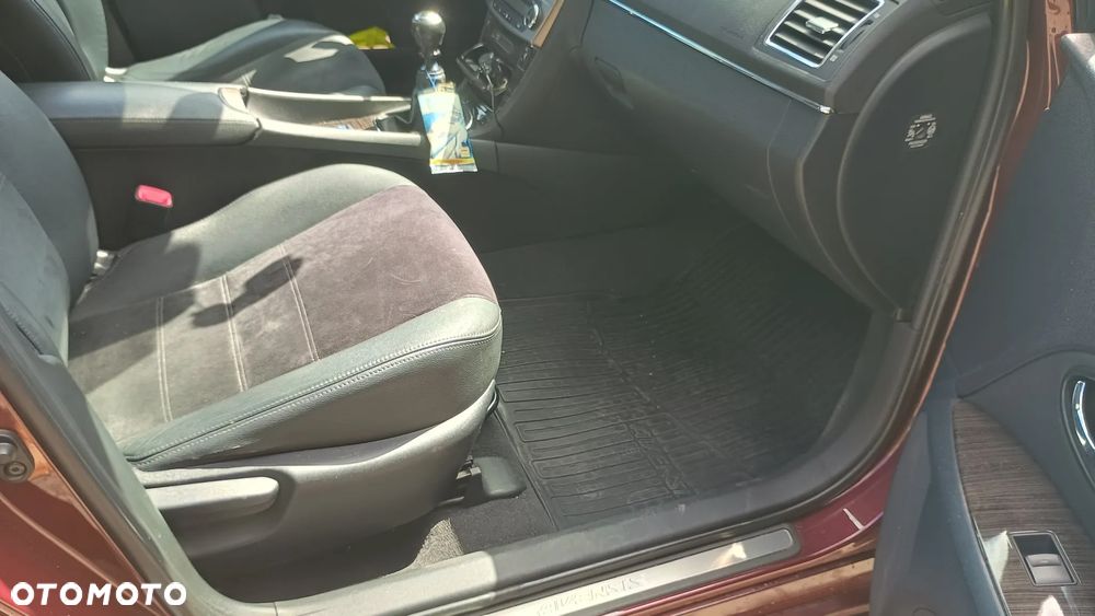 Toyota Avensis 1.8 Sol plus NAVI - 11