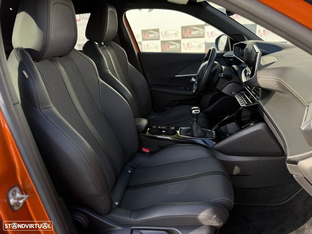 Peugeot 2008 1.2 PureTech GT Line - 40