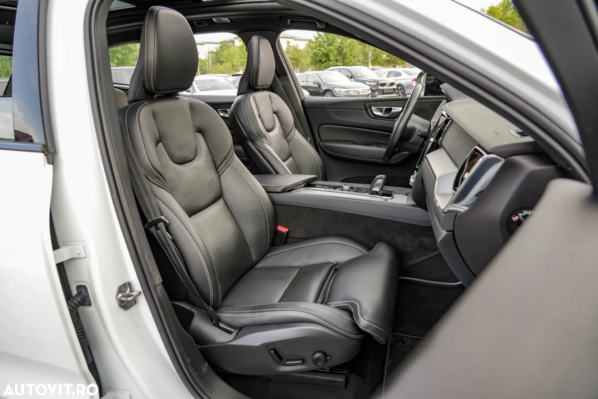 Volvo XC 60 T8 AWD Recharge Geartronic RDesign - 14