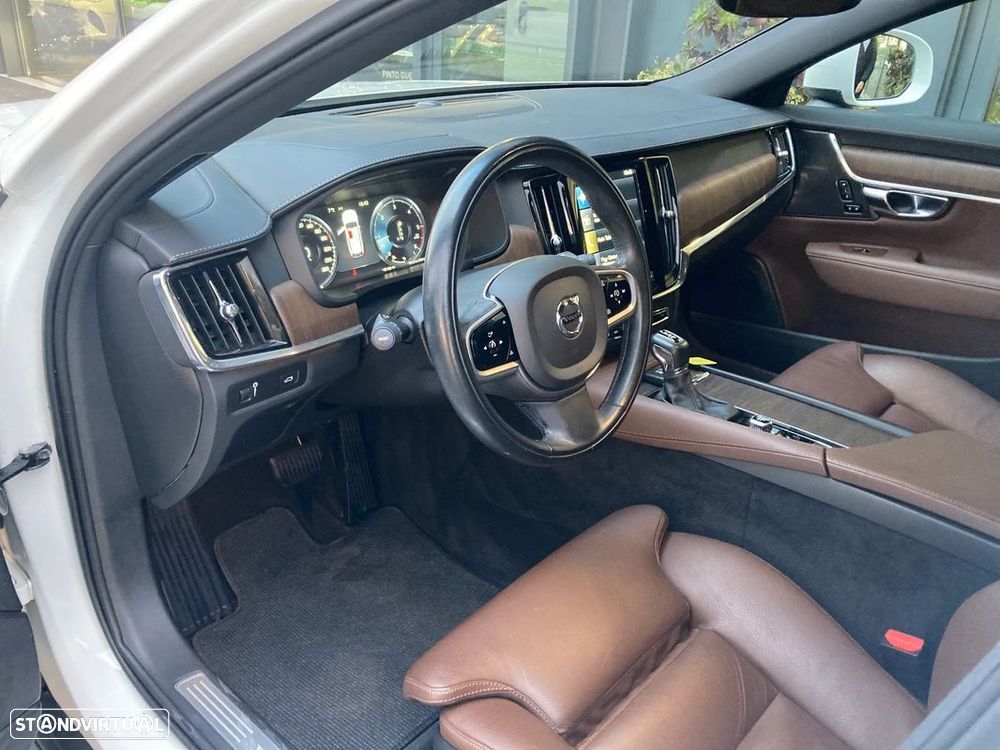 Volvo V90 Cross Country 2.0 D5 Pro AWD Geartronic - 14