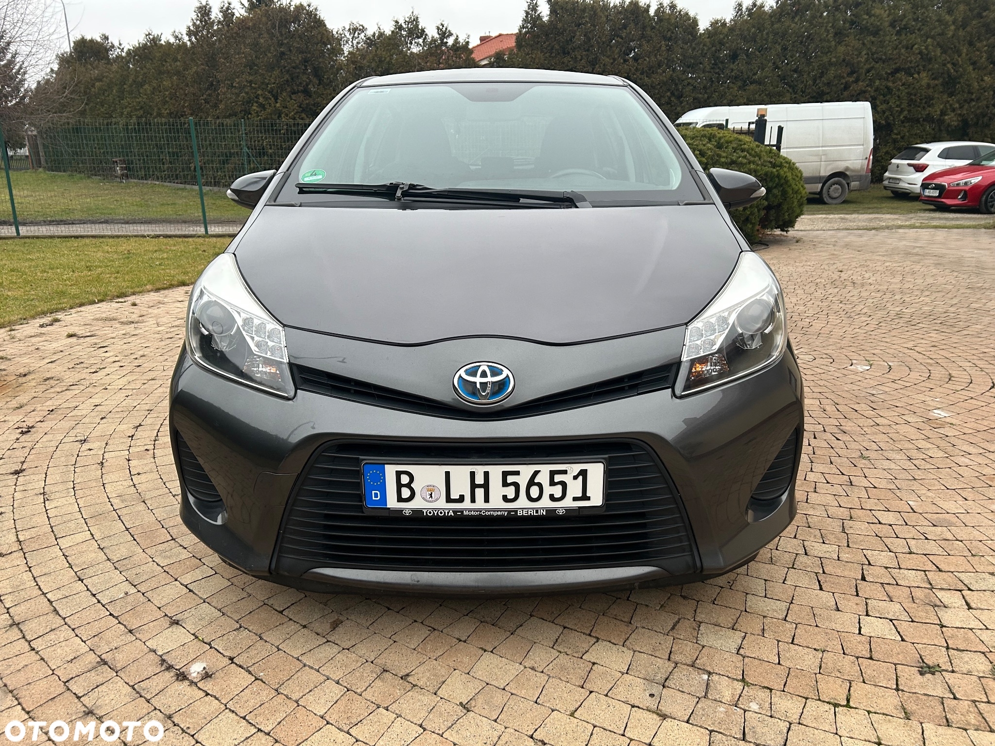 Toyota Yaris Hybrid 100 Active - 25