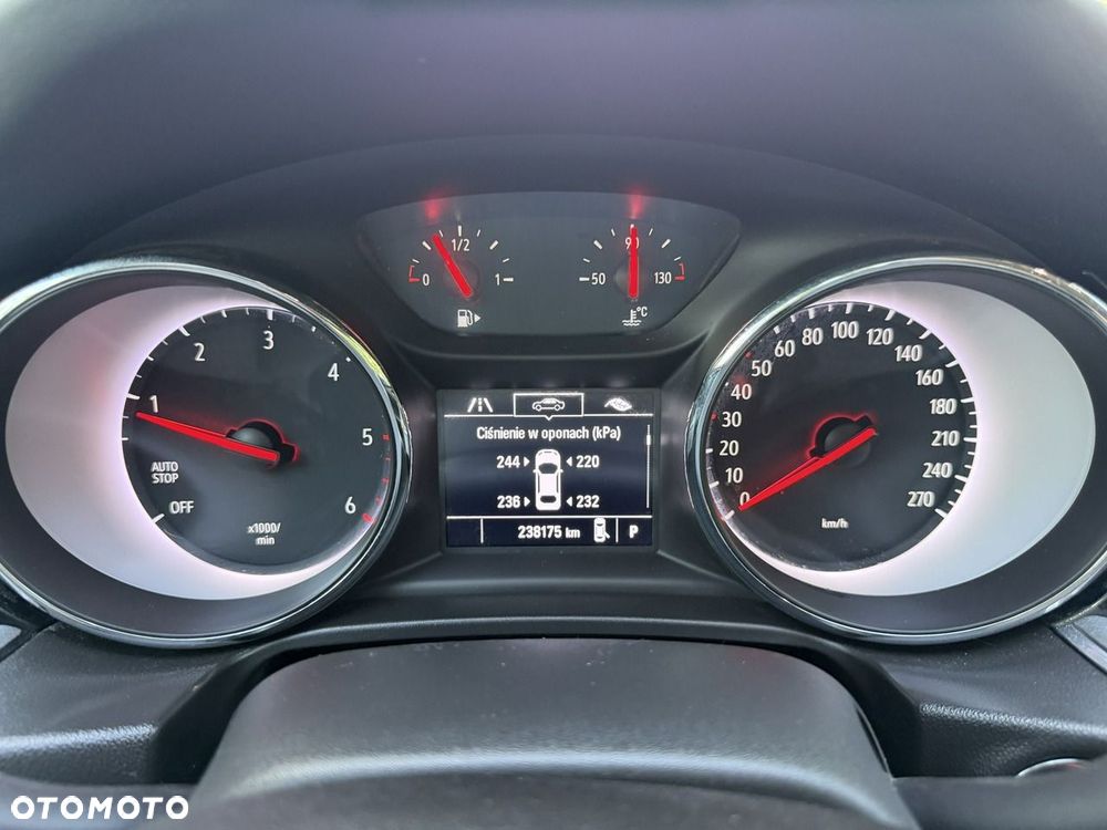 Opel Insignia - 38