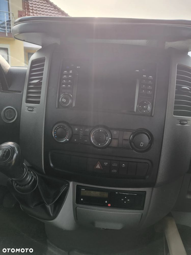 Mercedes-Benz Sprinter - 15