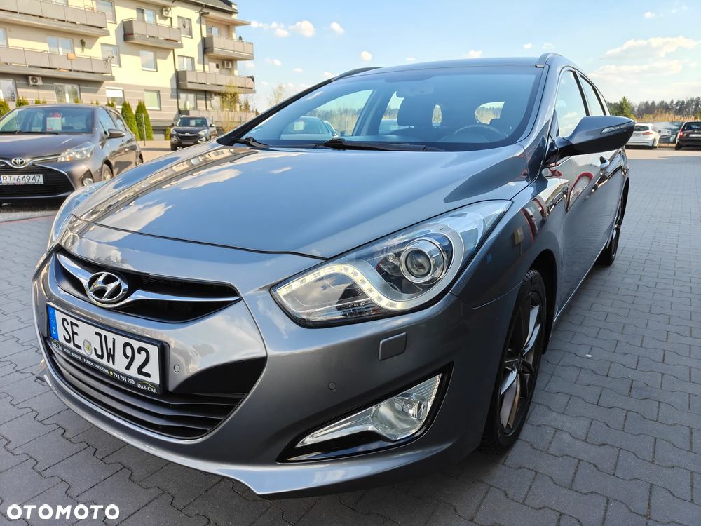 Hyundai i40 i40cw 1.7 CRDi Fifa World Cup Edition - 1