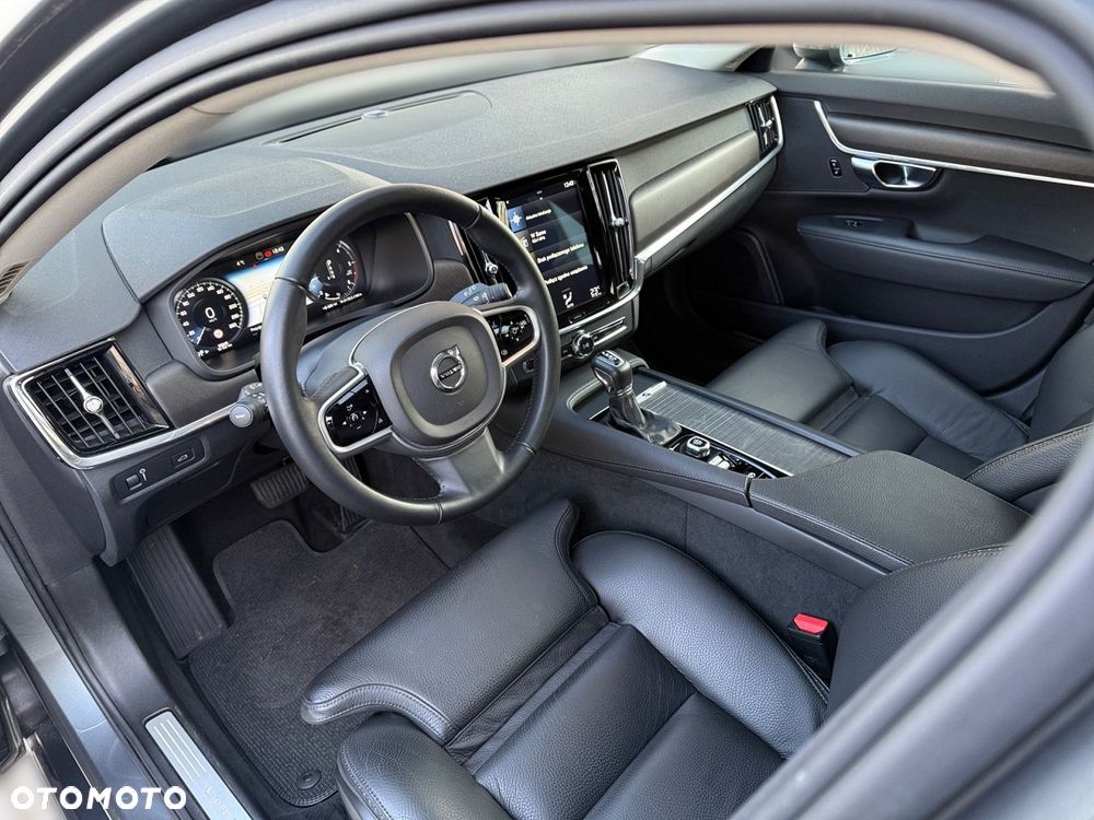 Volvo V90 Cross Country - 13