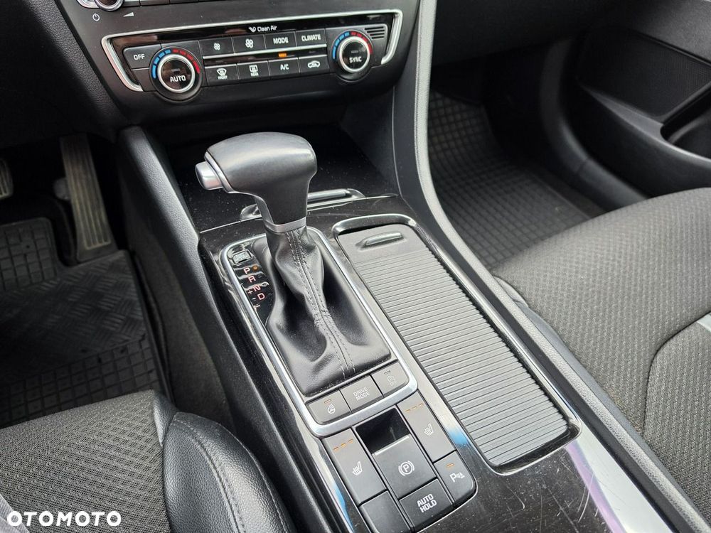 Kia Optima - 38