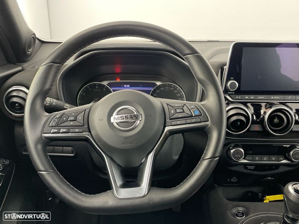 Nissan Juke 1.0 DIG-T N-Design Silver — fotografia 14