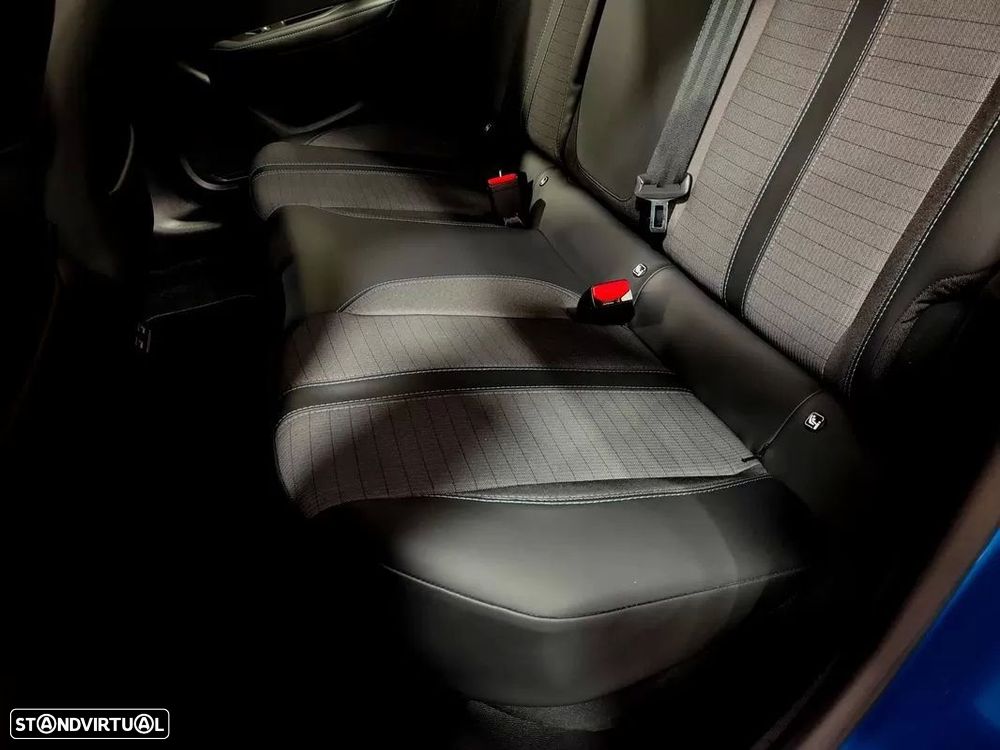 Peugeot 208 1.2 PureTech Allure EAT8 - 36