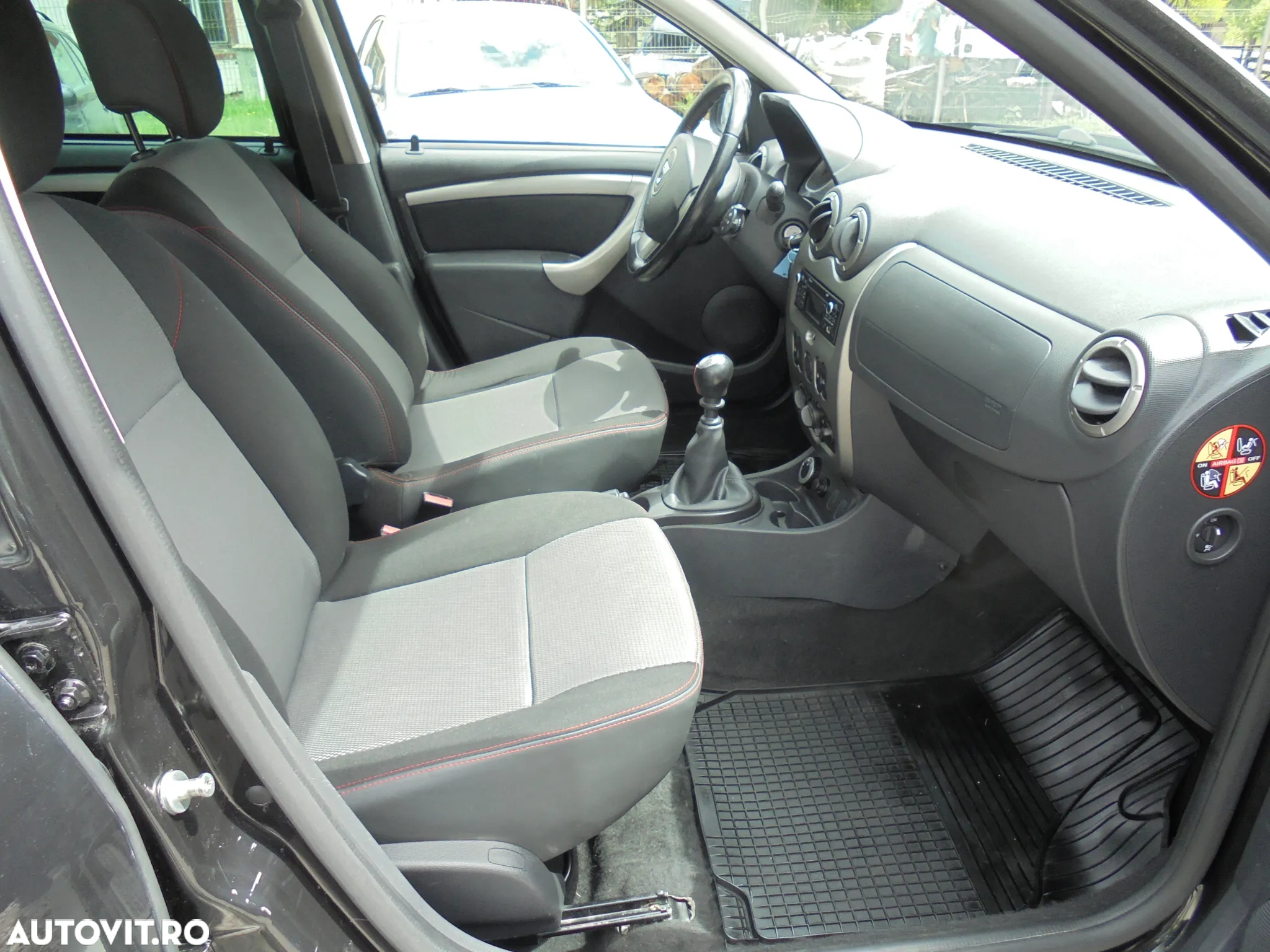Dacia Duster 1.5 dCi 4x4 Laureate - 11