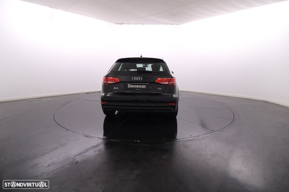 Audi A3 Sportback 1.6 TDI - 6