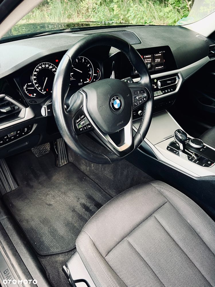 BMW Seria 3 318d Edition Luxury Line Purity - 6