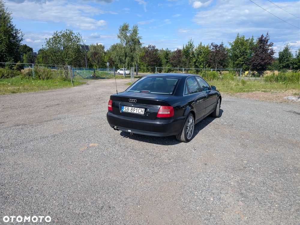Audi A4 Limousine 2.4 - 11