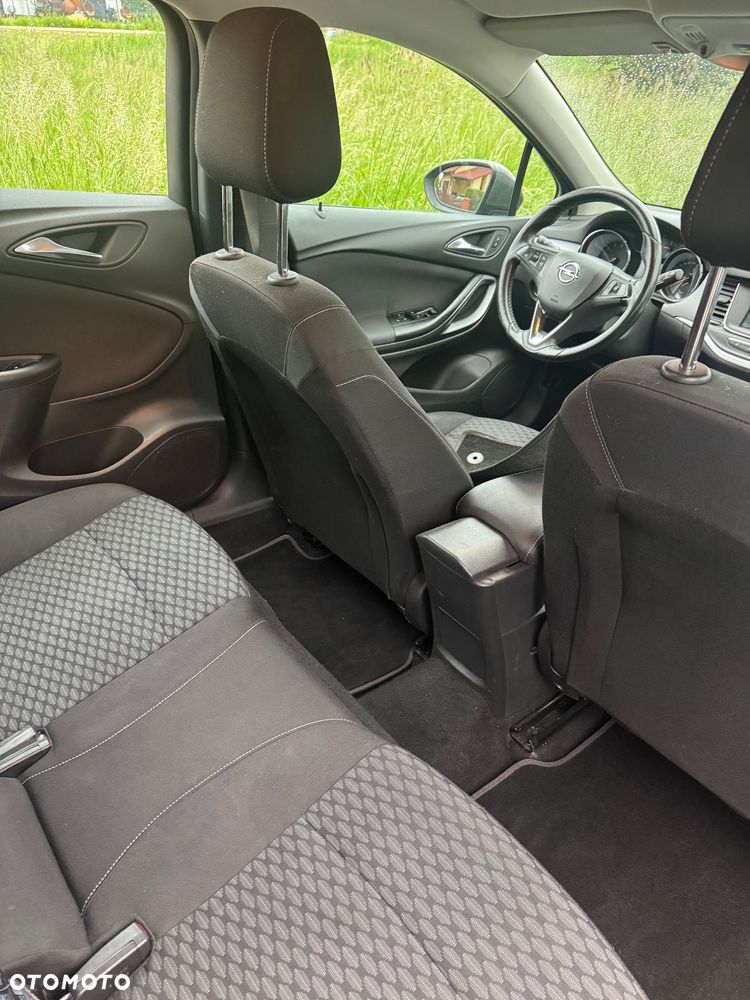 Opel Astra 1.4 T Enjoy S&S - 10