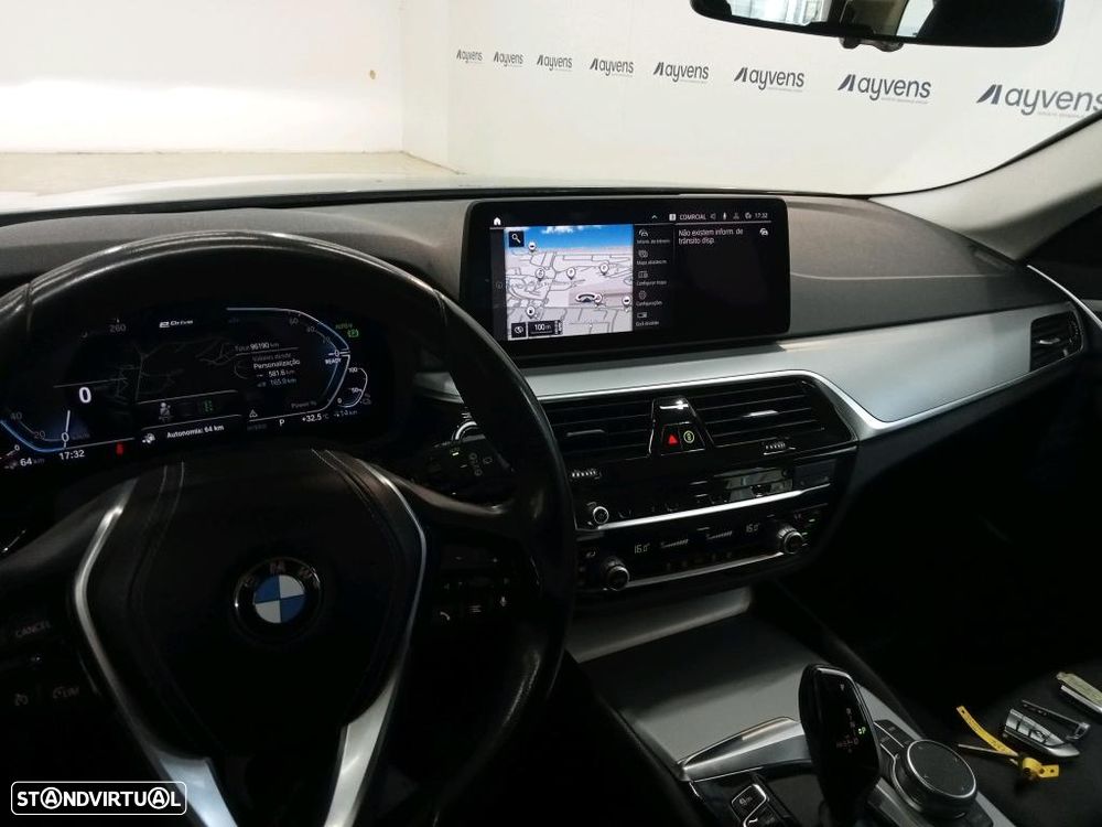 BMW 530 e - 9