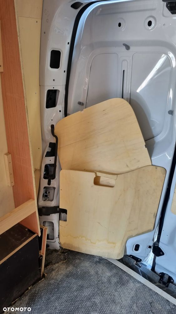 Nissan INTERSTAR - 24