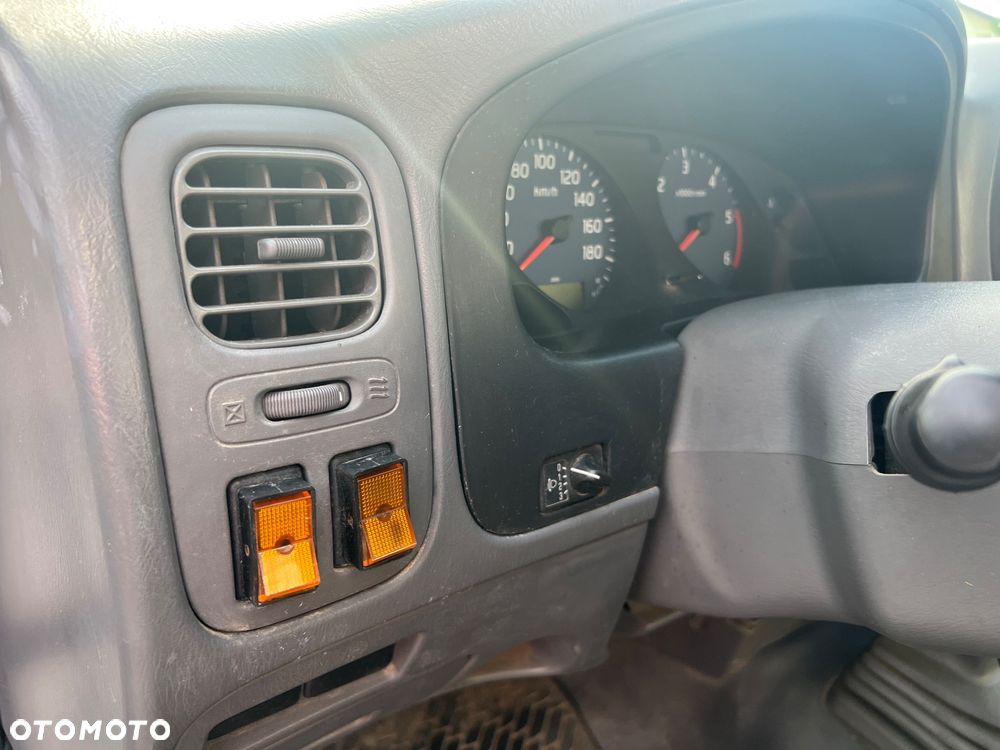 Nissan NP300 Pickup 2.5d SC Base - 15