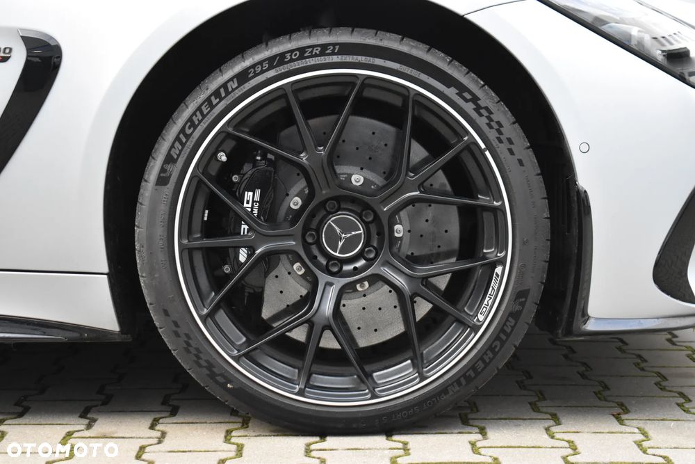 Mercedes-Benz AMG GT - 13