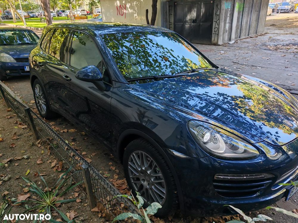 Porsche Cayenne 3.0 L V6 - 3