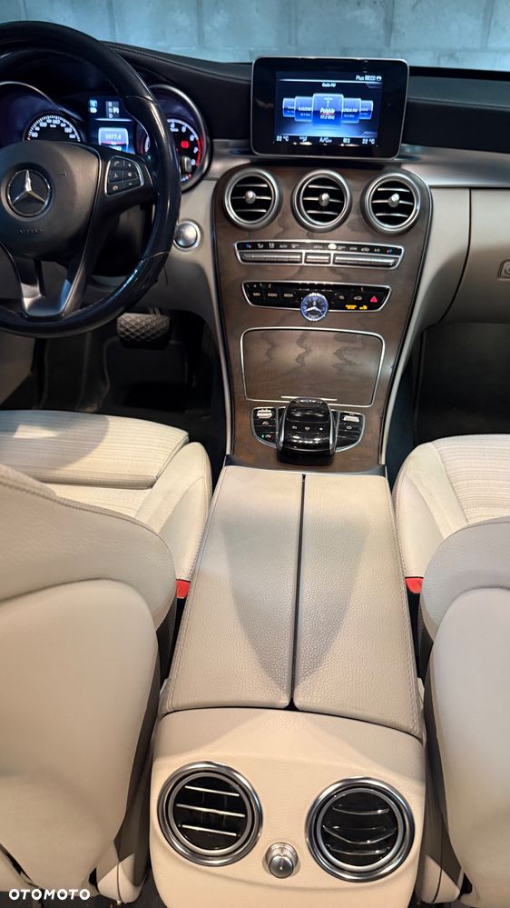 Mercedes-Benz Klasa C 200 4-Matic 7G-TRONIC - 9