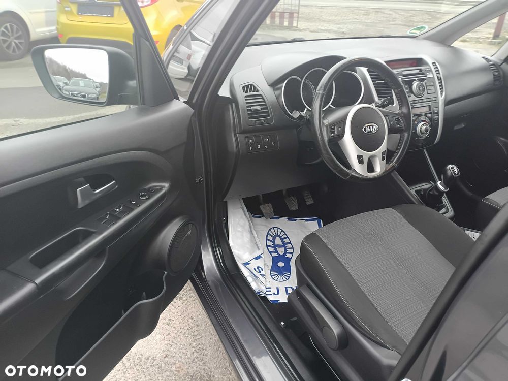 Kia Venga - 7