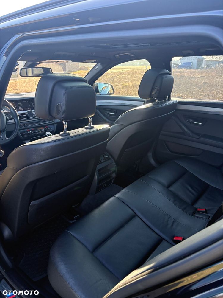 BMW Seria 5 530d xDrive - 15