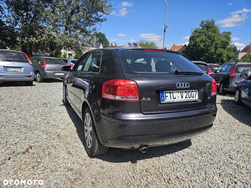 Audi A3 3-drzwiowe 1.6 Attraction - 14