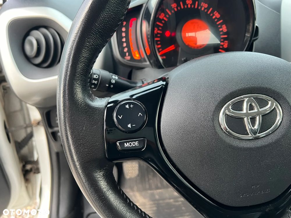Toyota Aygo x-clusive Style Selection - 22