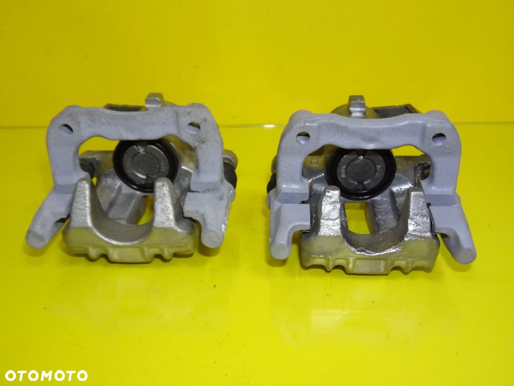ZACISK ZACISKI HAMULCOWE KOMPLET TYŁ AUDI A3 8L Ø 38MM LUCAS NR2 - 9
