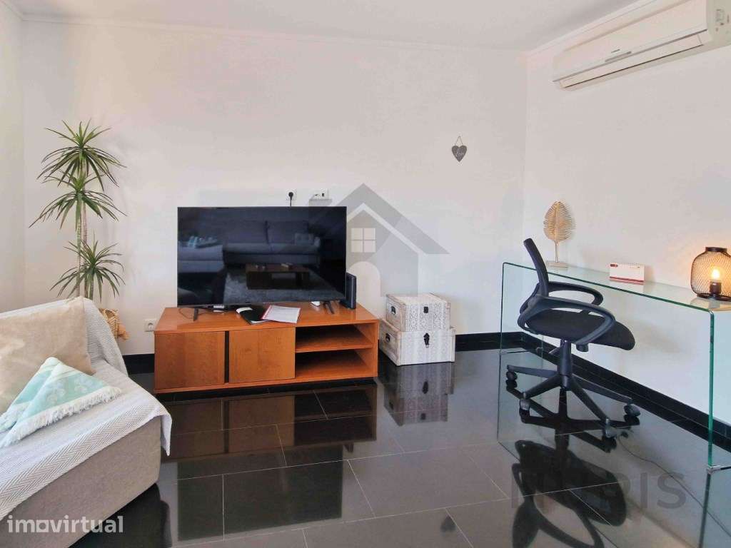 Apartamento T1 com Piscina e Vista Mar para venda na Praia da Rocha - Grande imagem: 4/24