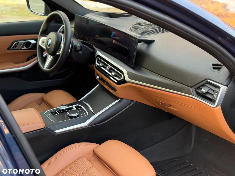 BMW Seria 3 330i xDrive M Sport - 11