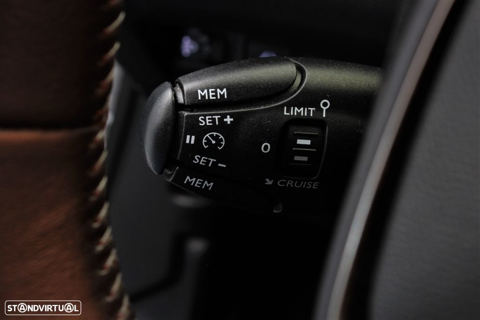 Peugeot 2008 1.2 PureTech Active Pack - 15