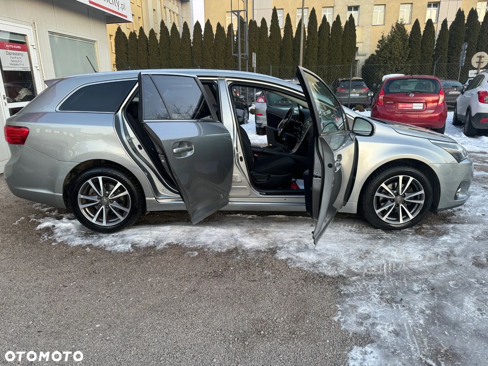 Toyota Avensis 1.6 Comfort - 39