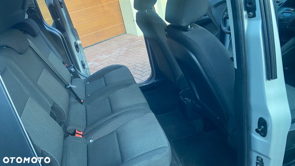 Ford Tourneo Connect - 11