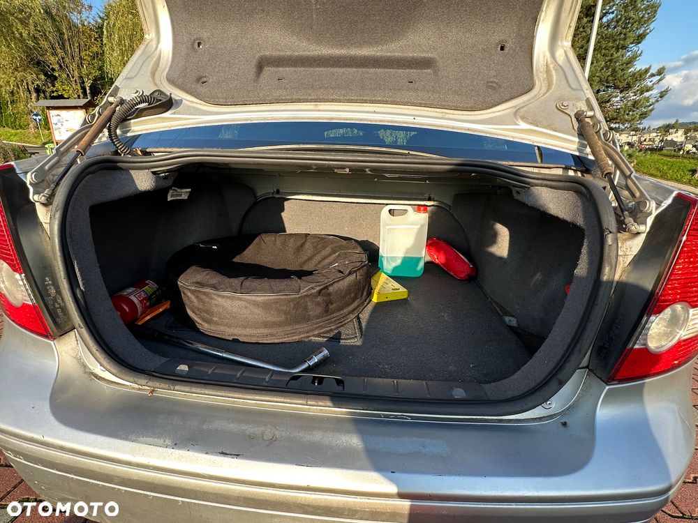 Volvo S40 1.8 - 14