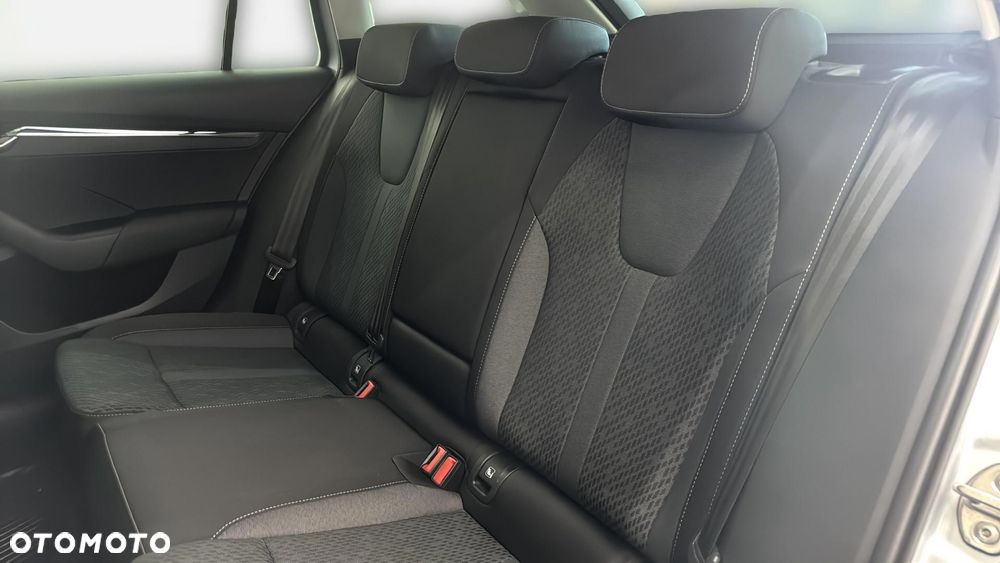 Skoda Octavia 2.0 TDI Style DSG - 17