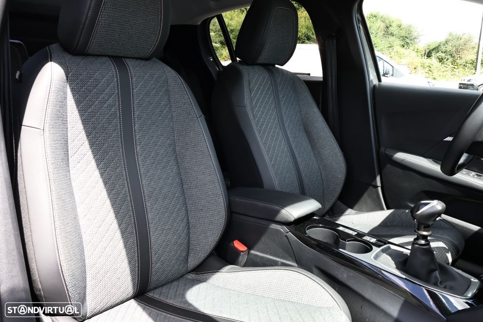 Peugeot 208 1.2 PureTech Allure - 11
