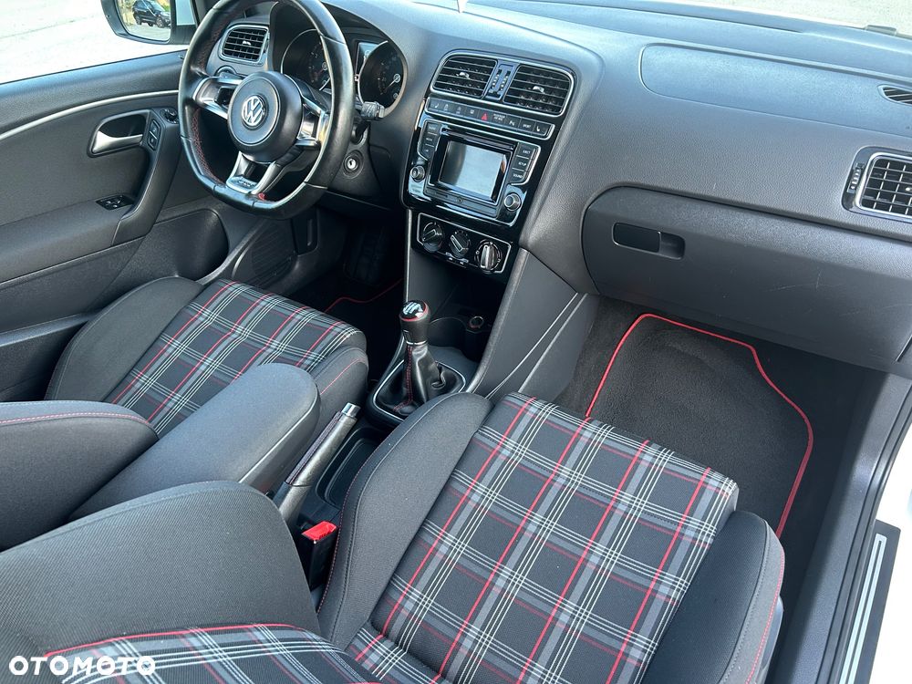 Volkswagen Polo - 14