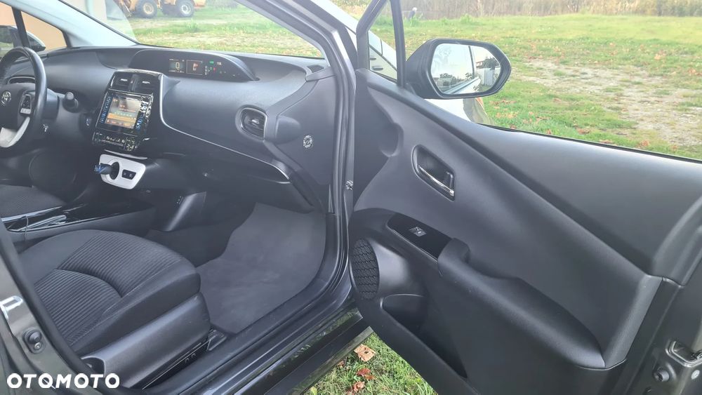 Toyota Prius - 34