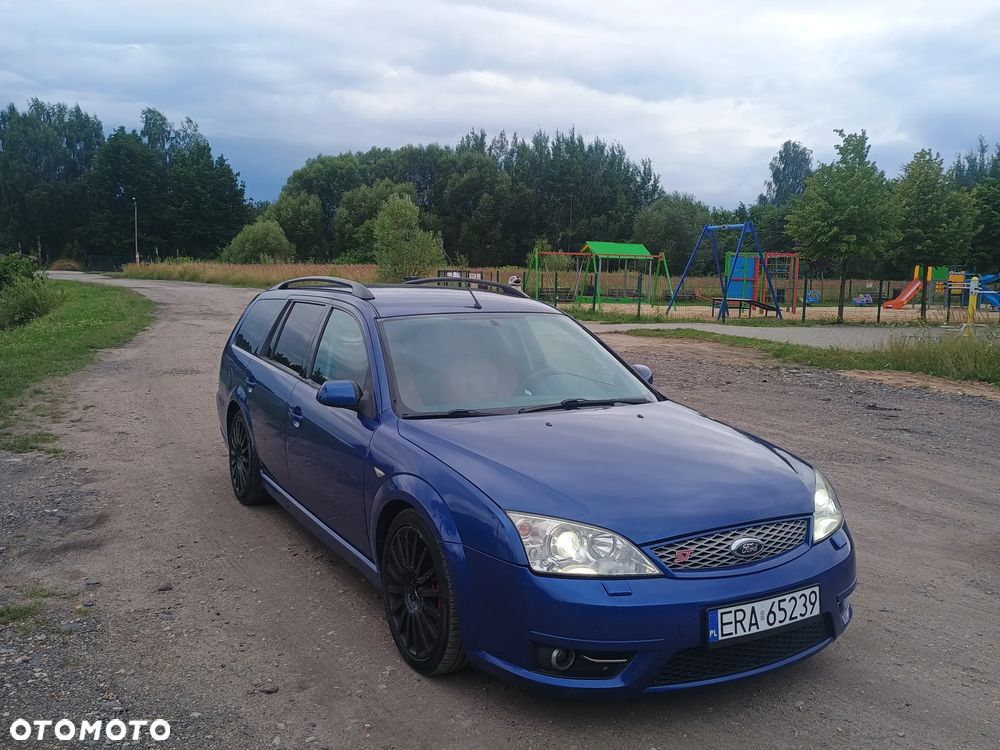 Ford Mondeo V6 ST 220 - 1