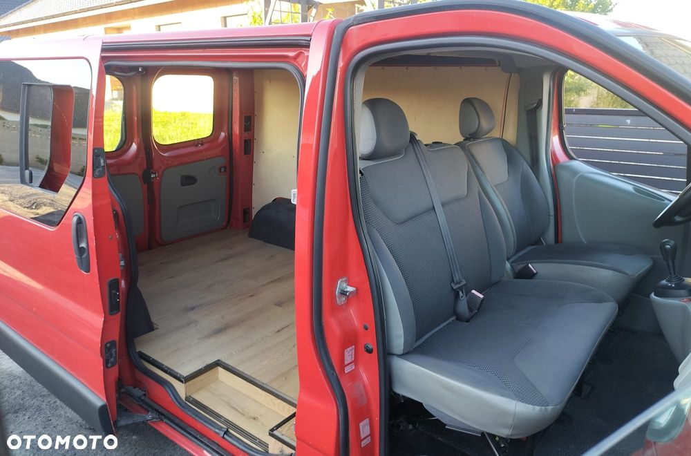 Opel Vivaro - 8