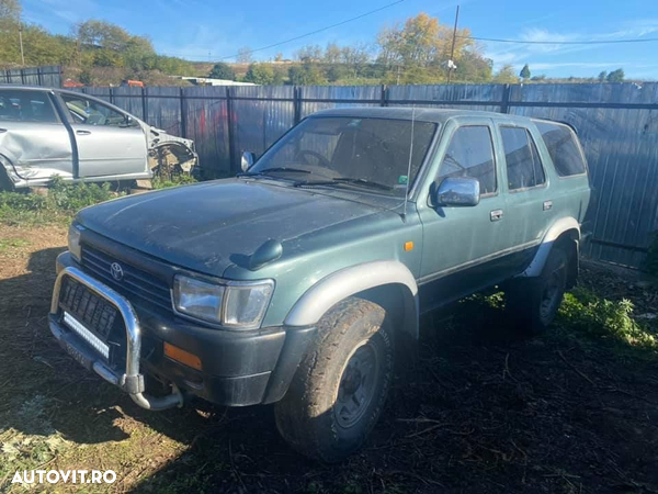 Dezmembram Toyota 4 runner sau Hilux  motor 2.4 turbo diesel an 1991 1998